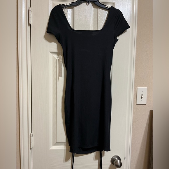 Black dress - Picture 2 of 3